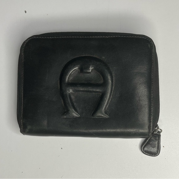 Etienne Aigner Black Leather Zip Around Wallet Coin Purse Embossed Logo - Picture 1 of 5